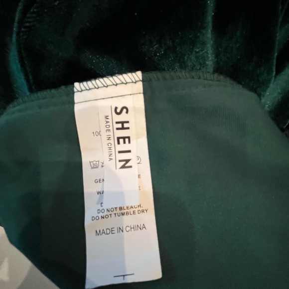 Green velvet dress - Picture 4 of 4